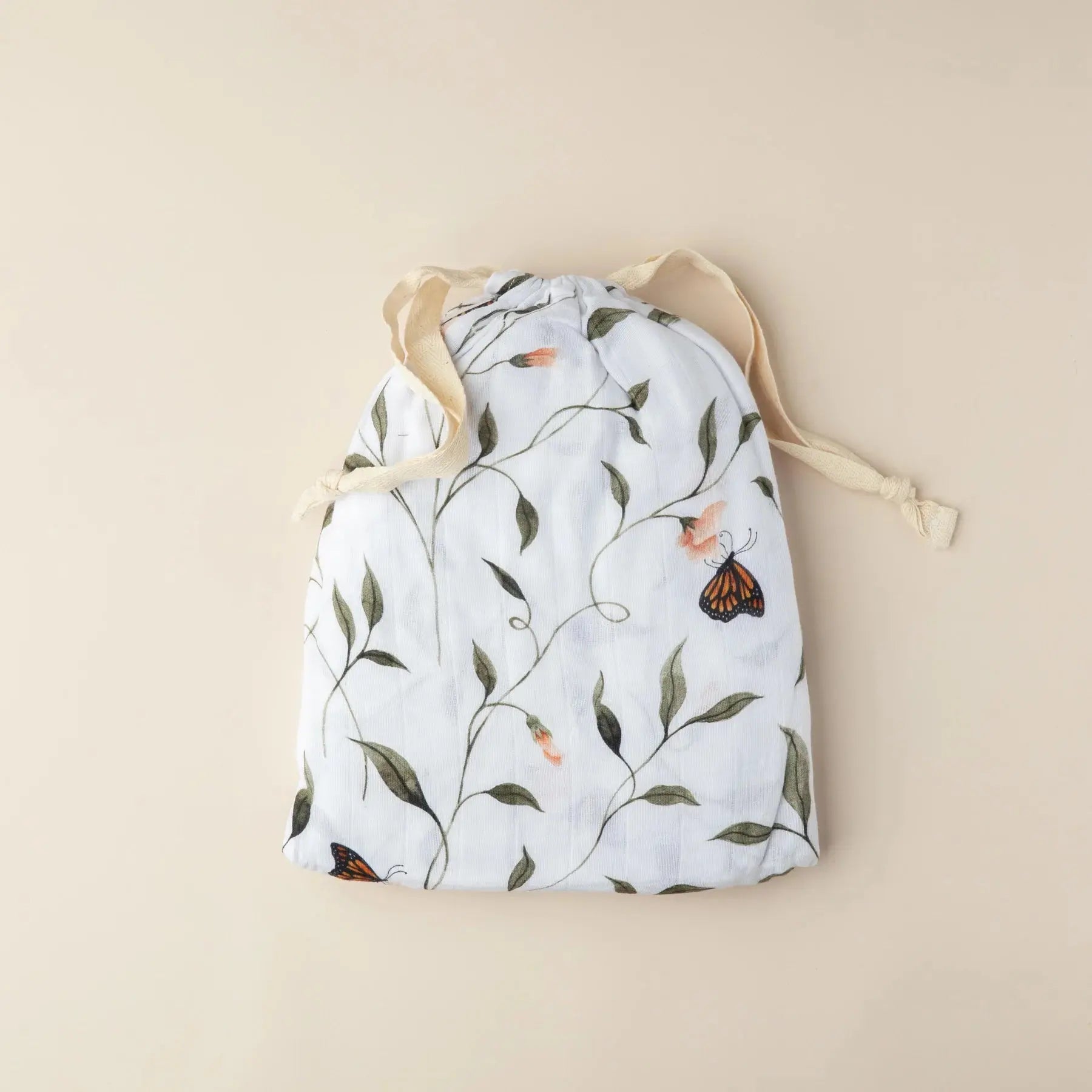 SNUG AS A BUB + CO Fly Away, Butterfly Bassinet Sheet
