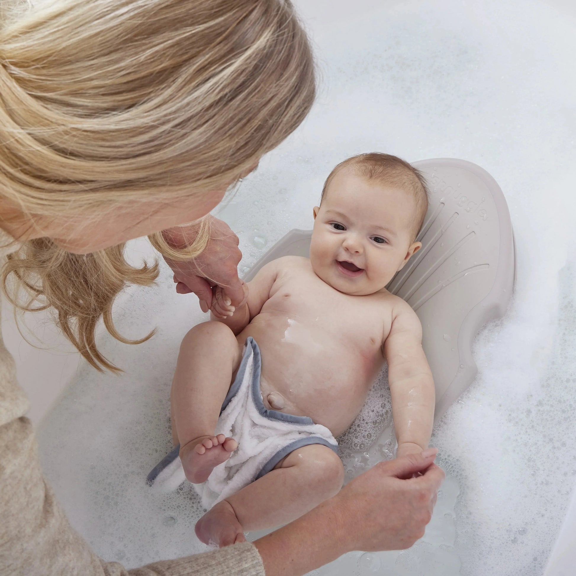 Shnuggle Newborn Baby Bath Support | Ergonomic, Non-Slip & Quick-Dry | From 0-6 months