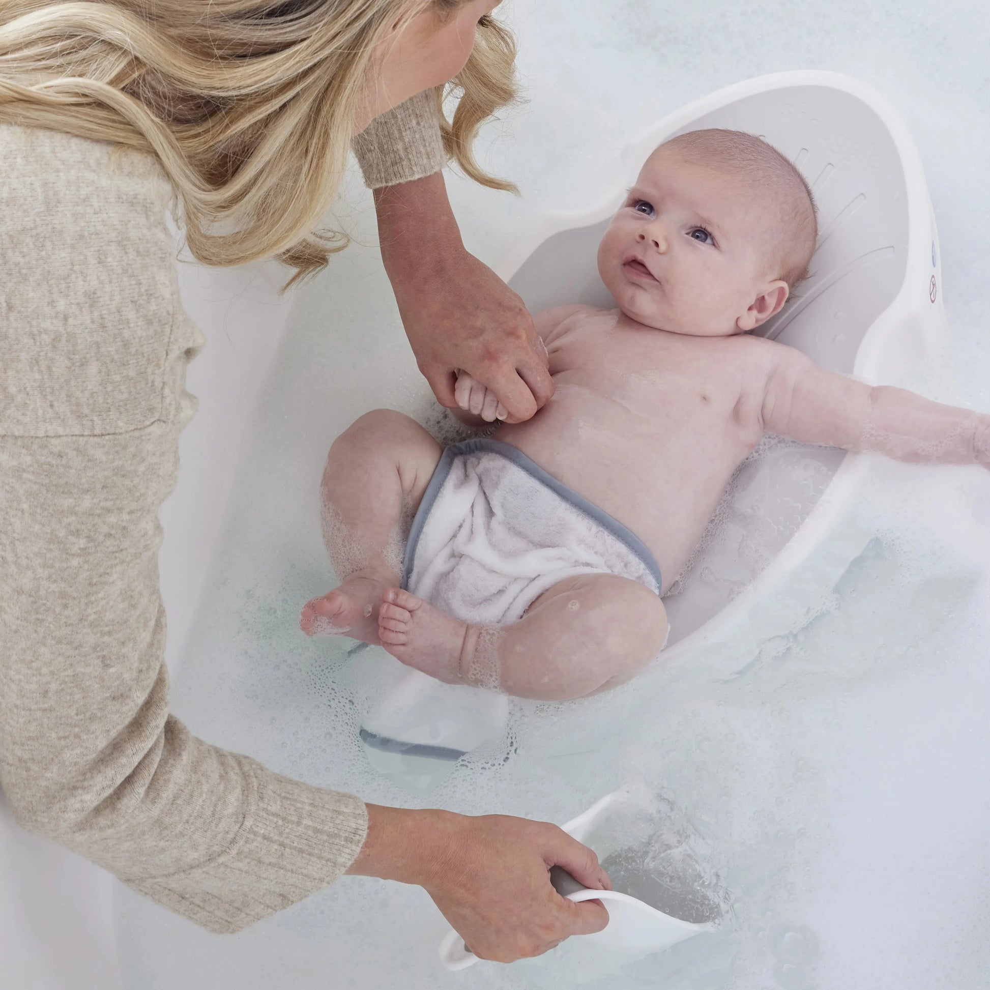 Shnuggle Newborn Baby Bath Support | Ergonomic, Non-Slip & Quick-Dry | From 0-6 months