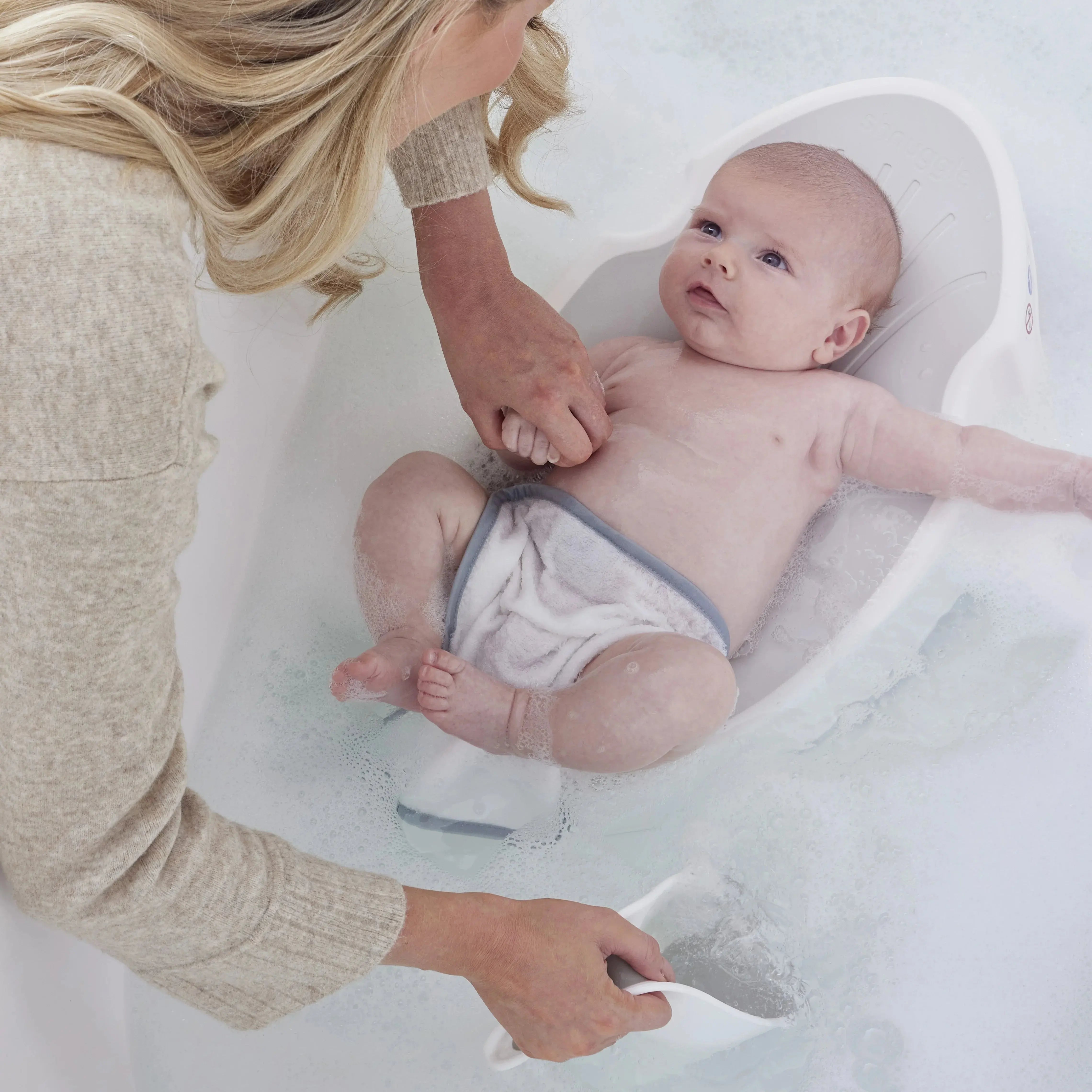 Shnuggle Newborn Baby Bath Support | Ergonomic, Non-Slip & Quick-Dry | From 0-6 months
