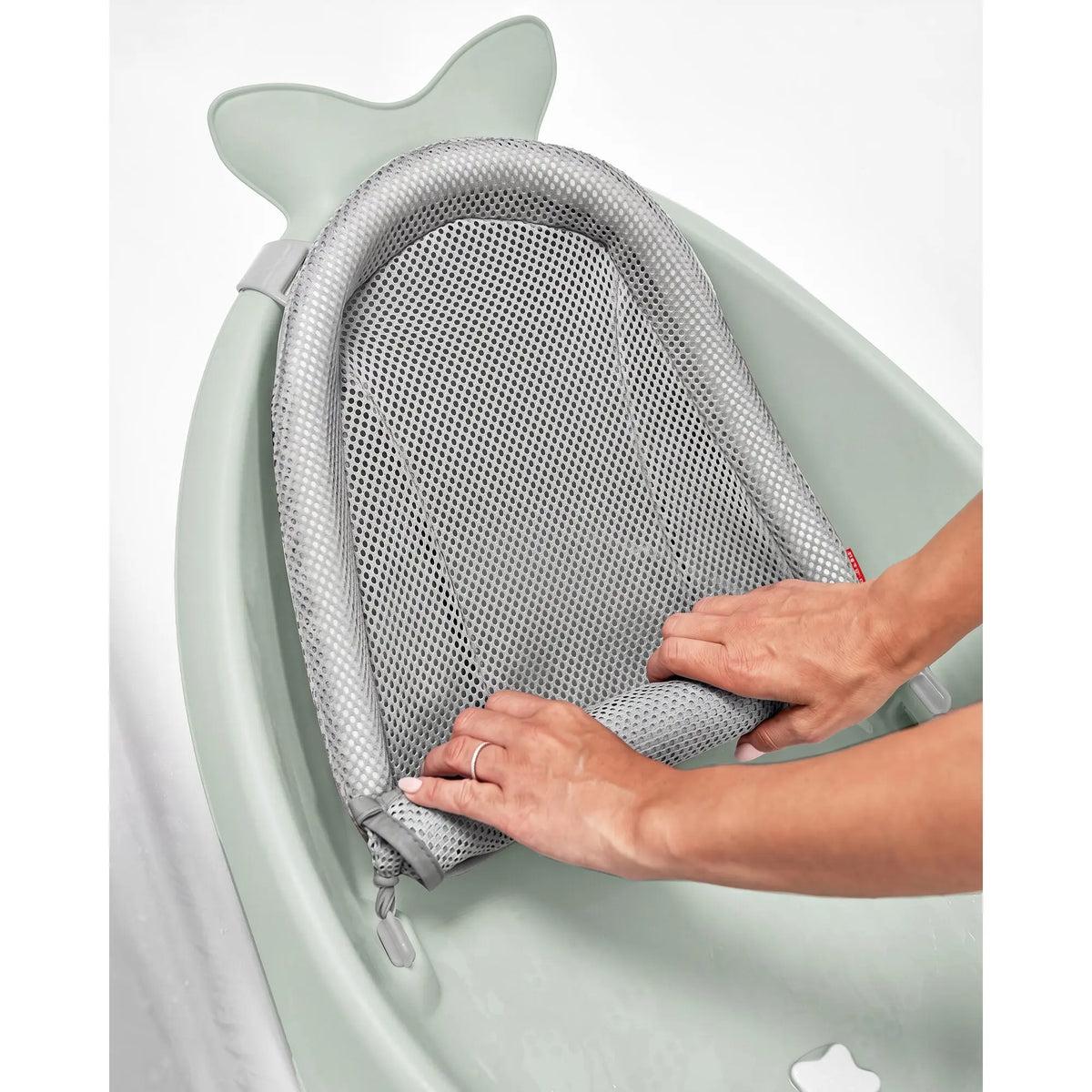 Skip Hop Moby Smart Sling bath Sage lifestyle