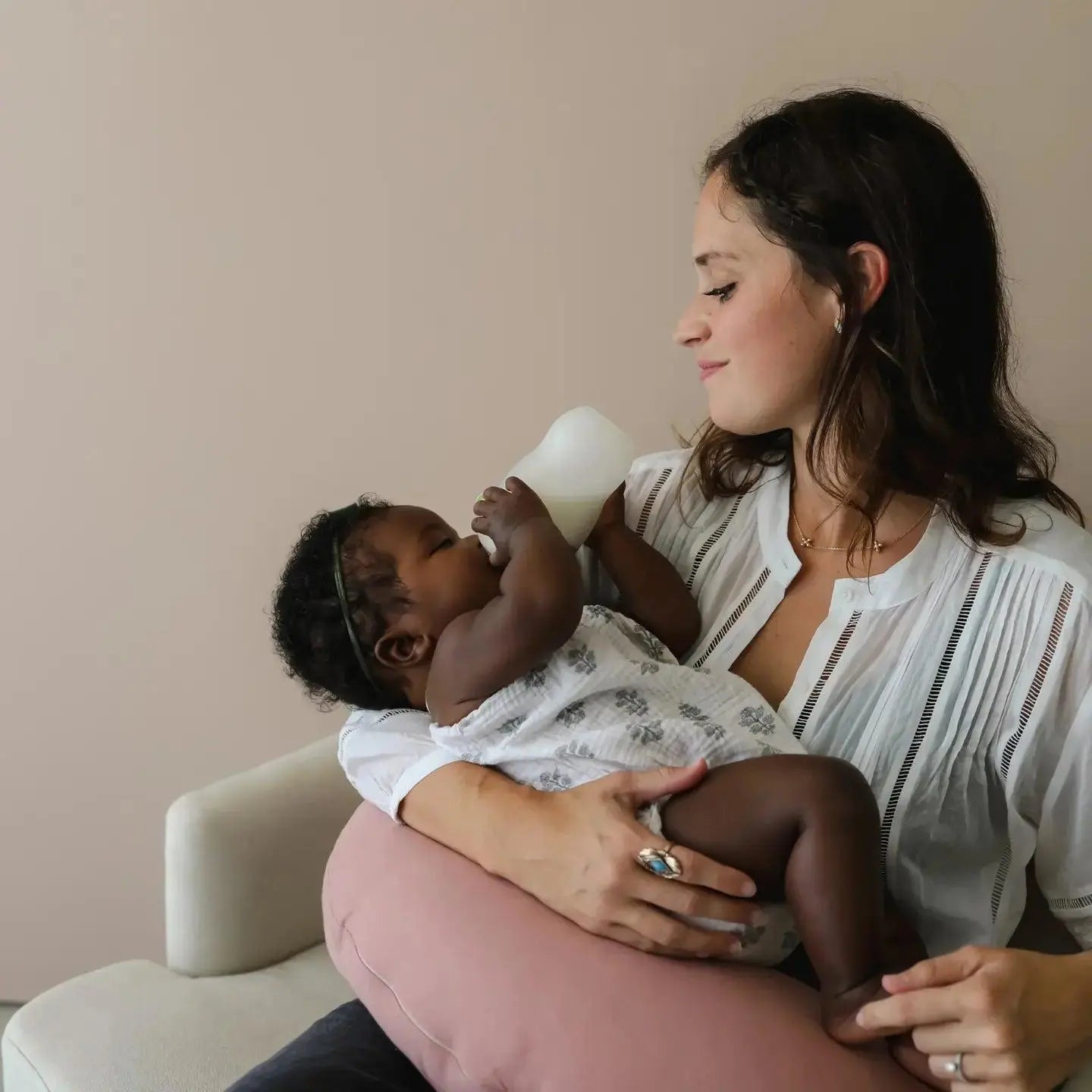 Snuggle Me Feeding Pillow - Gumdrop