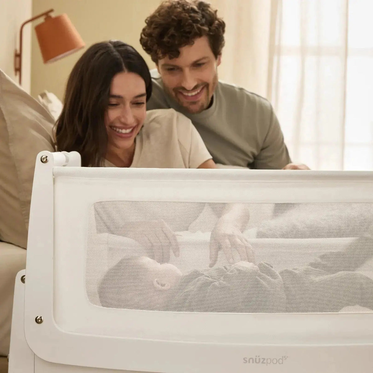 SnuzPod5 Bedside Bassinet Bundle - White  