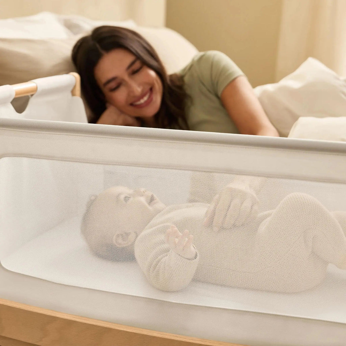 SnuzPod5 Bedside Bassinet Bundle - Natural