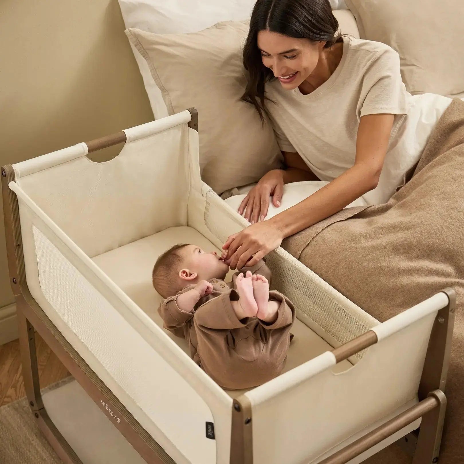 SnuzPod5 Bedside Bassinet - Walnut