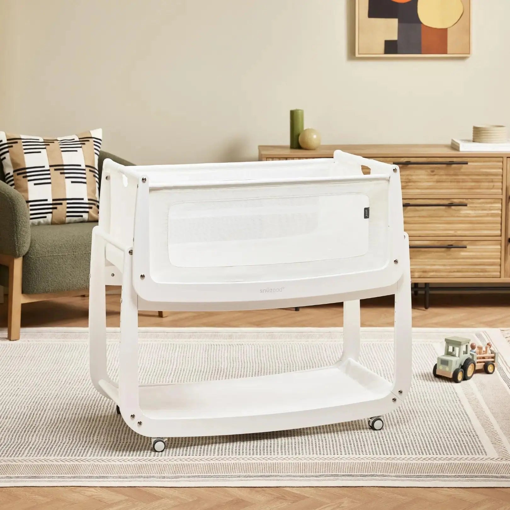 SnuzPod5 Bedside Bassinet - White
