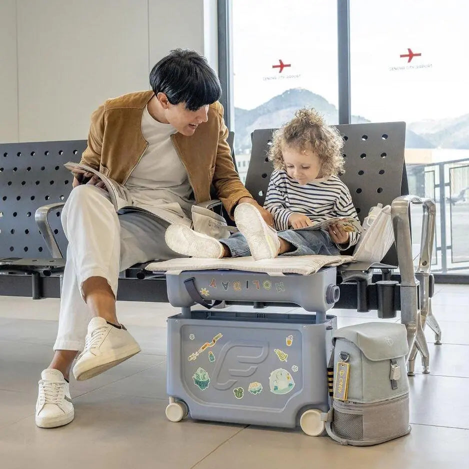 Stokke JetKids BedBox - Ride-On luggage - Arctic Blue | Baby