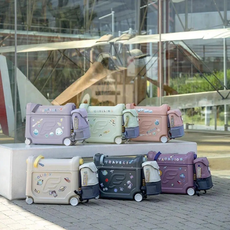 Stokke JetKids BedBox - Ride-On luggage - Arctic Blue | Baby Stokke JetKids BedBox - Ride-On luggage - Arctic Blue | Baby