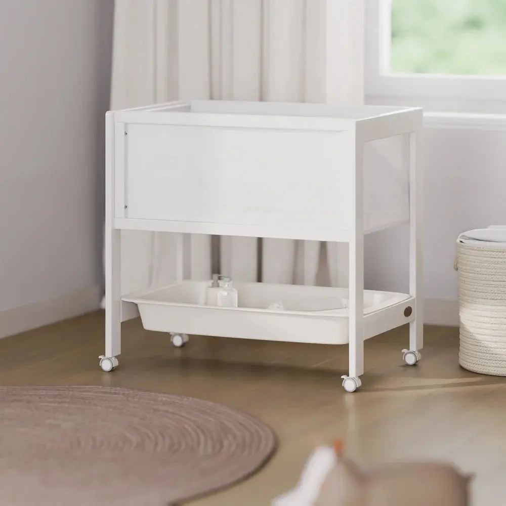 Tidy Bassinet/Change Table - 2 in 1