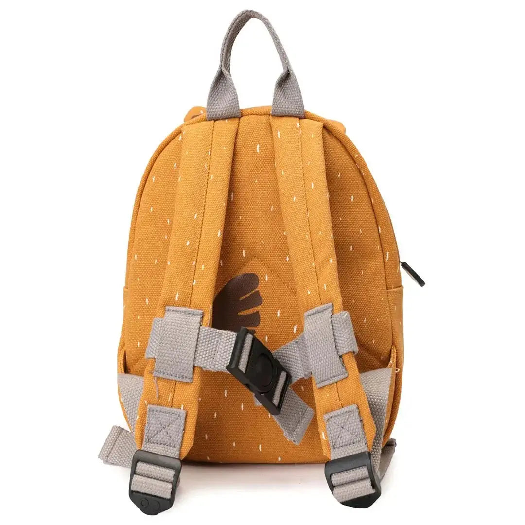 Adjustable padded shoulder straps and chest strap on Trixie Mr. Giraffe school bag