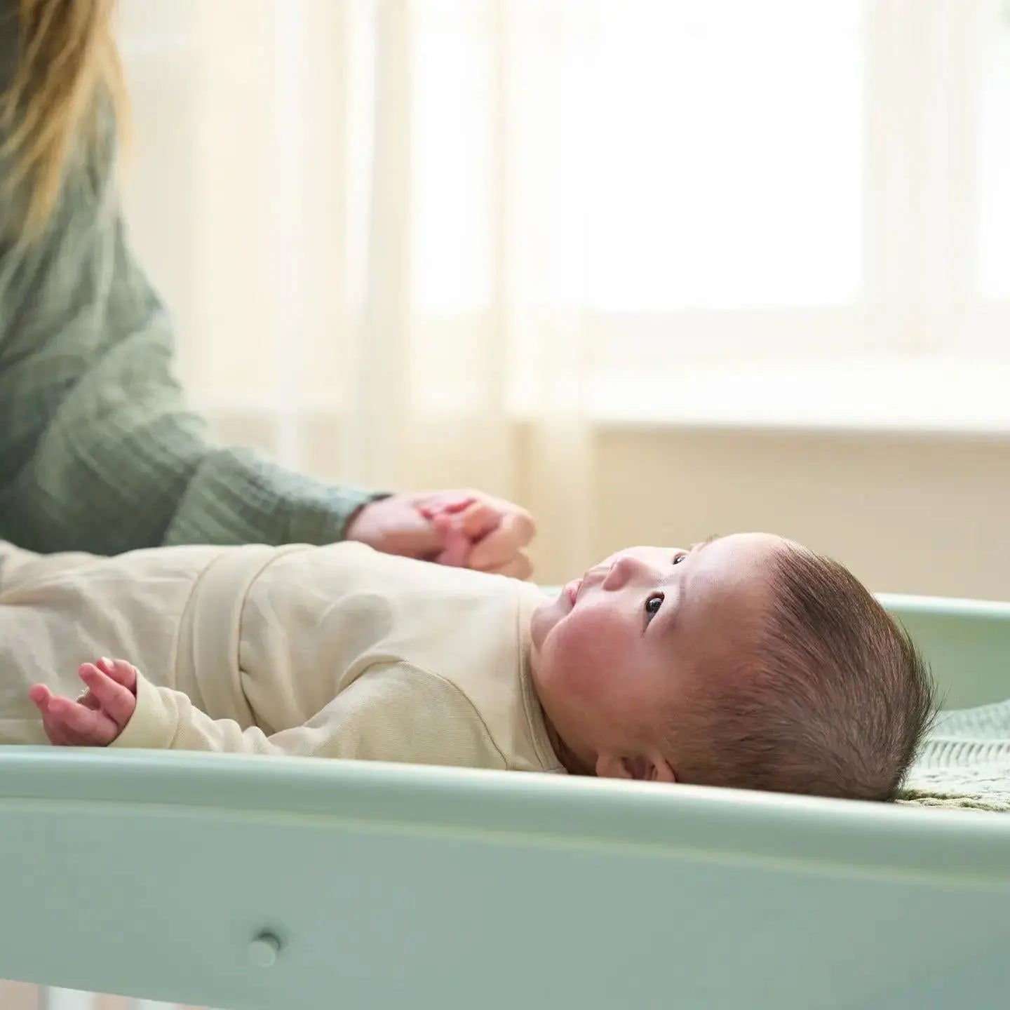 Cushi Baby Changing Mat in Leaf