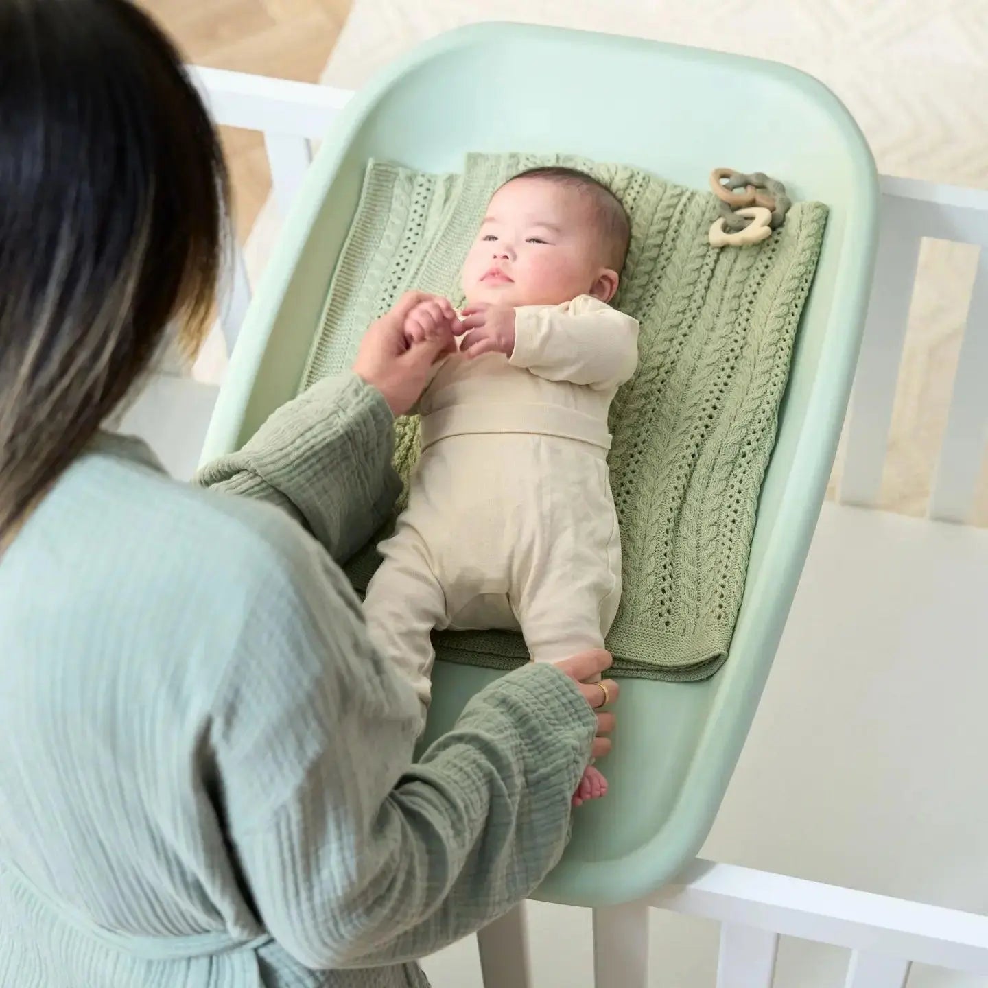 Cushi Baby Changing Mat in Leaf