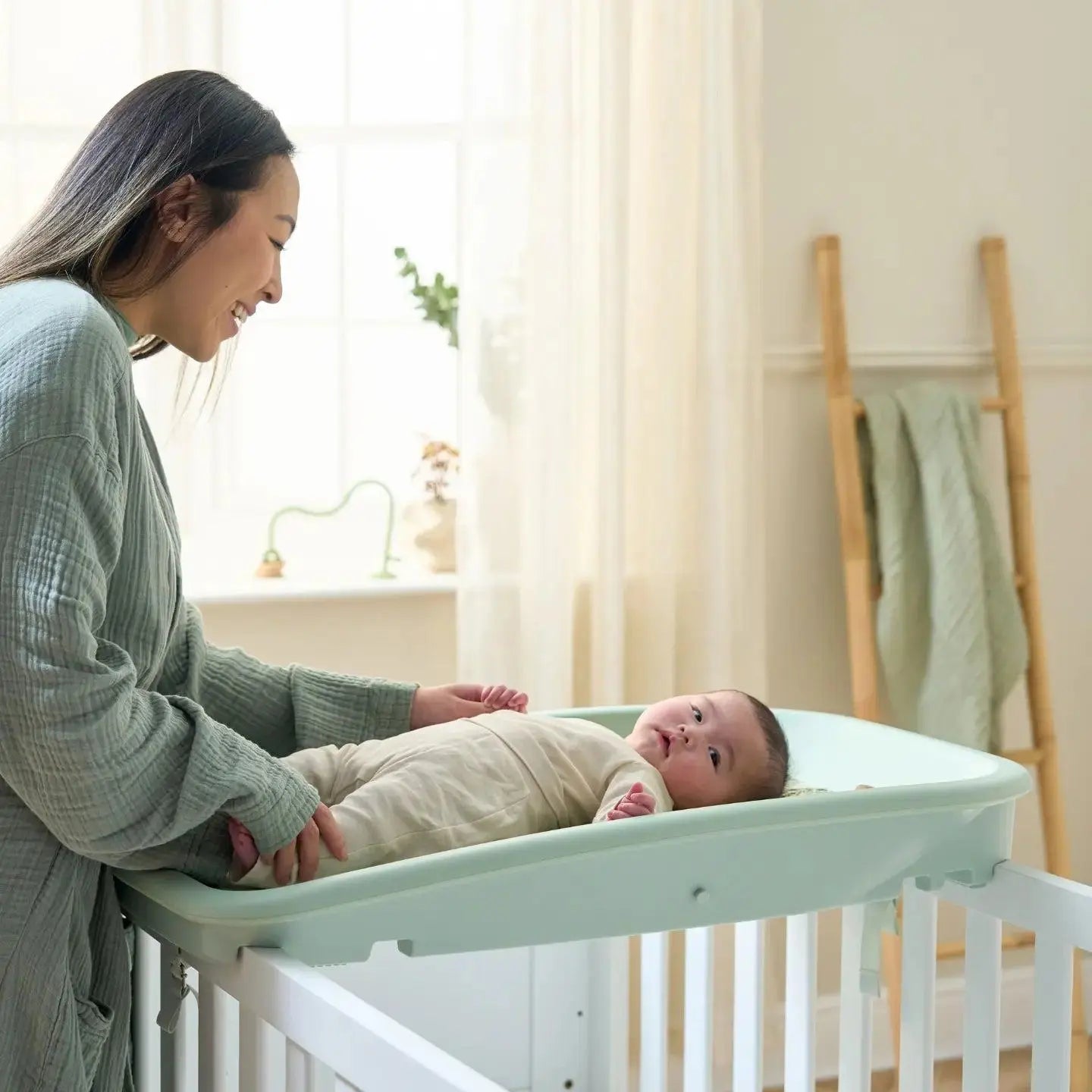 Cushi Baby Changing Mat in Leaf