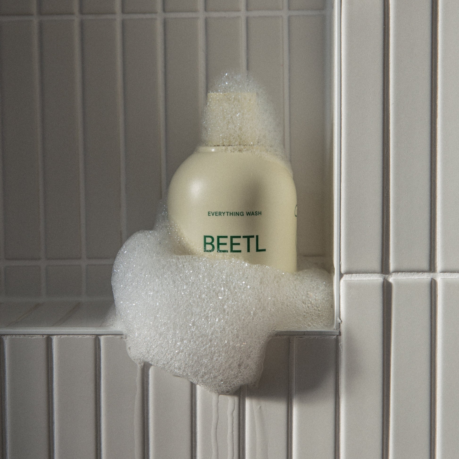 BEETL Everything Wash 250ml, texture and lather
