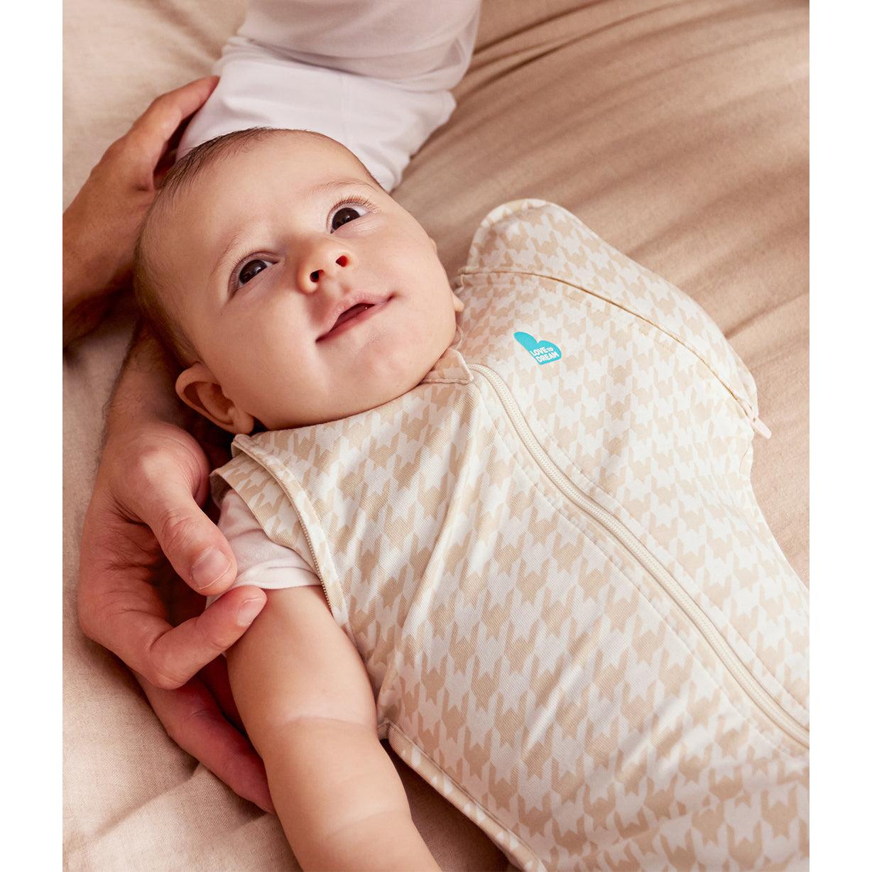 Swaddle Up™ Transition Bag 1.0 TOG Cotton Tan Houndstooth