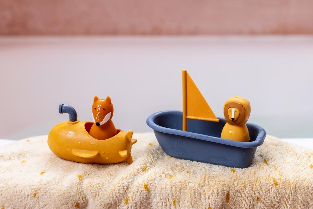 Trixie Bath toy sailboat - Mr. Lion