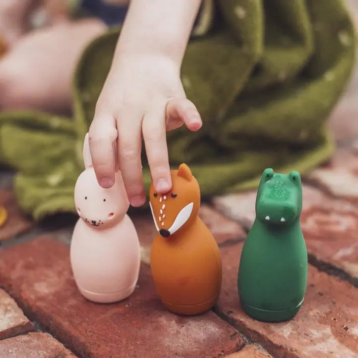 Bath toy squeezy animals - Mrs.  Elephant & Mr Crocodile