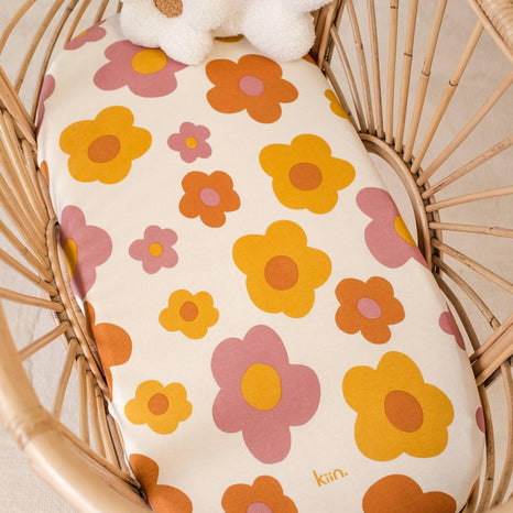 Kiin Baby Organic Change Pad/Bassinet Sheet - Rainbow Ivory Umber