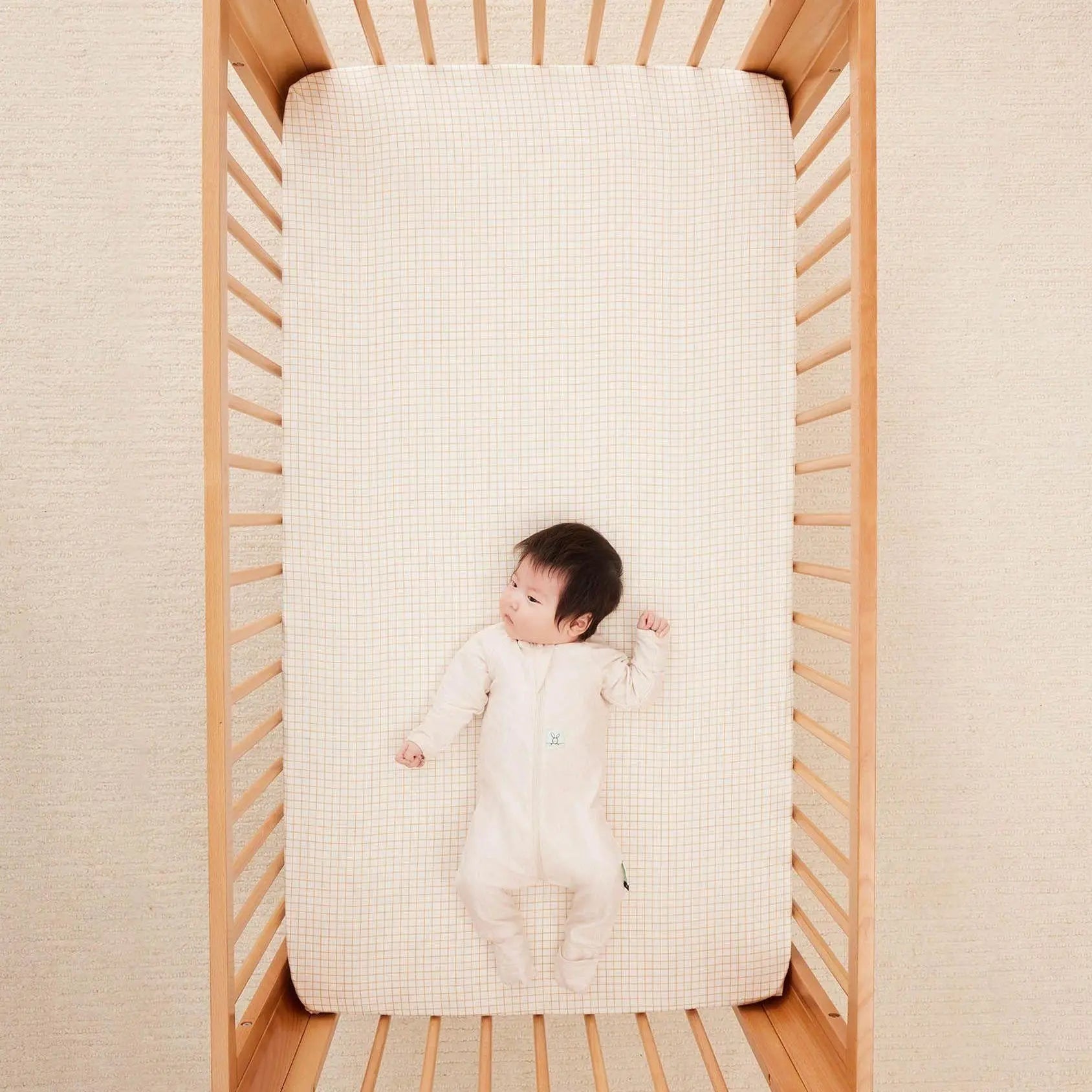 ergoPouch 2-in-1 Waterproof Fitted Sheet - Caramel Grid