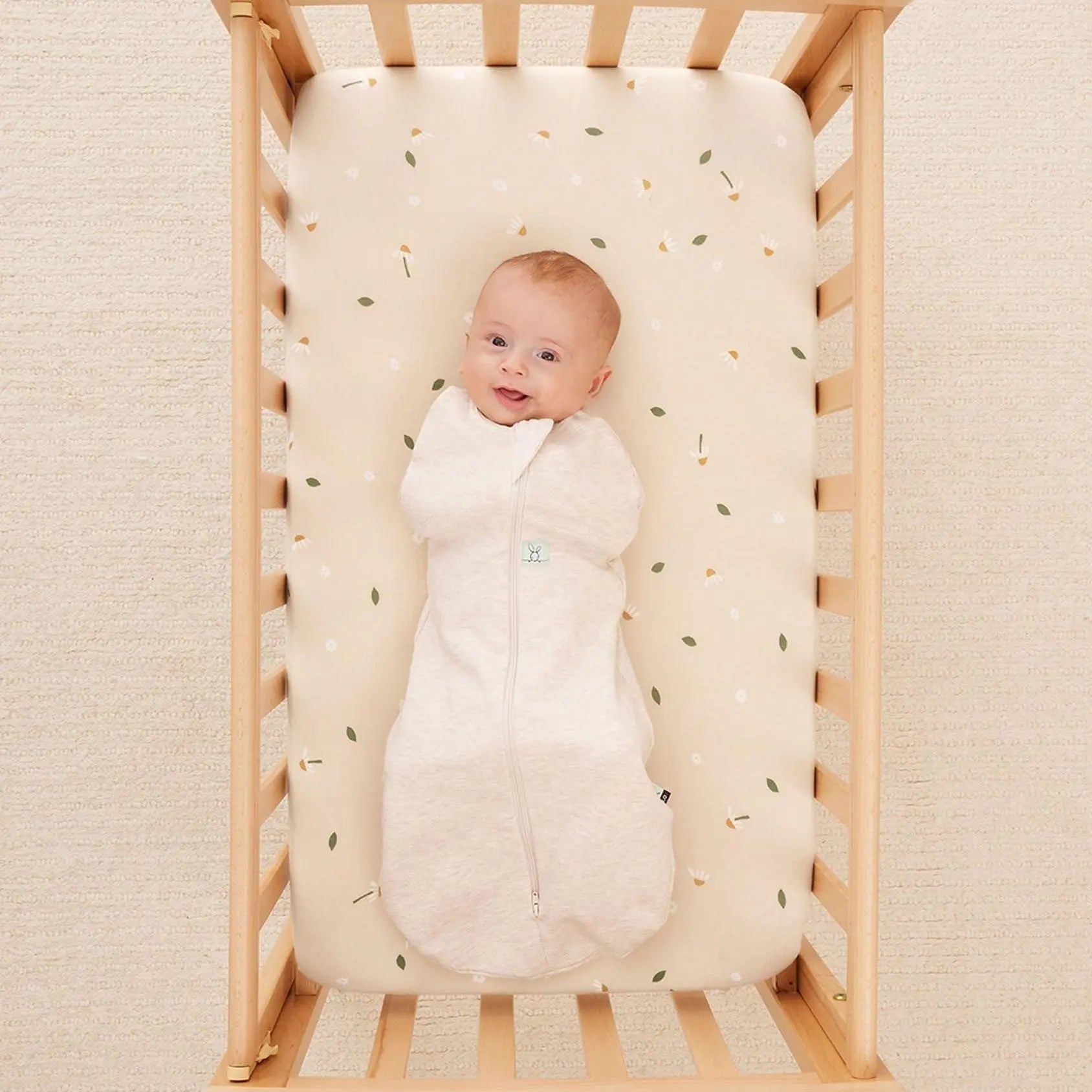 ergoPouch 2-in-1 Waterproof Fitted Sheet - Daisy Sprinkle