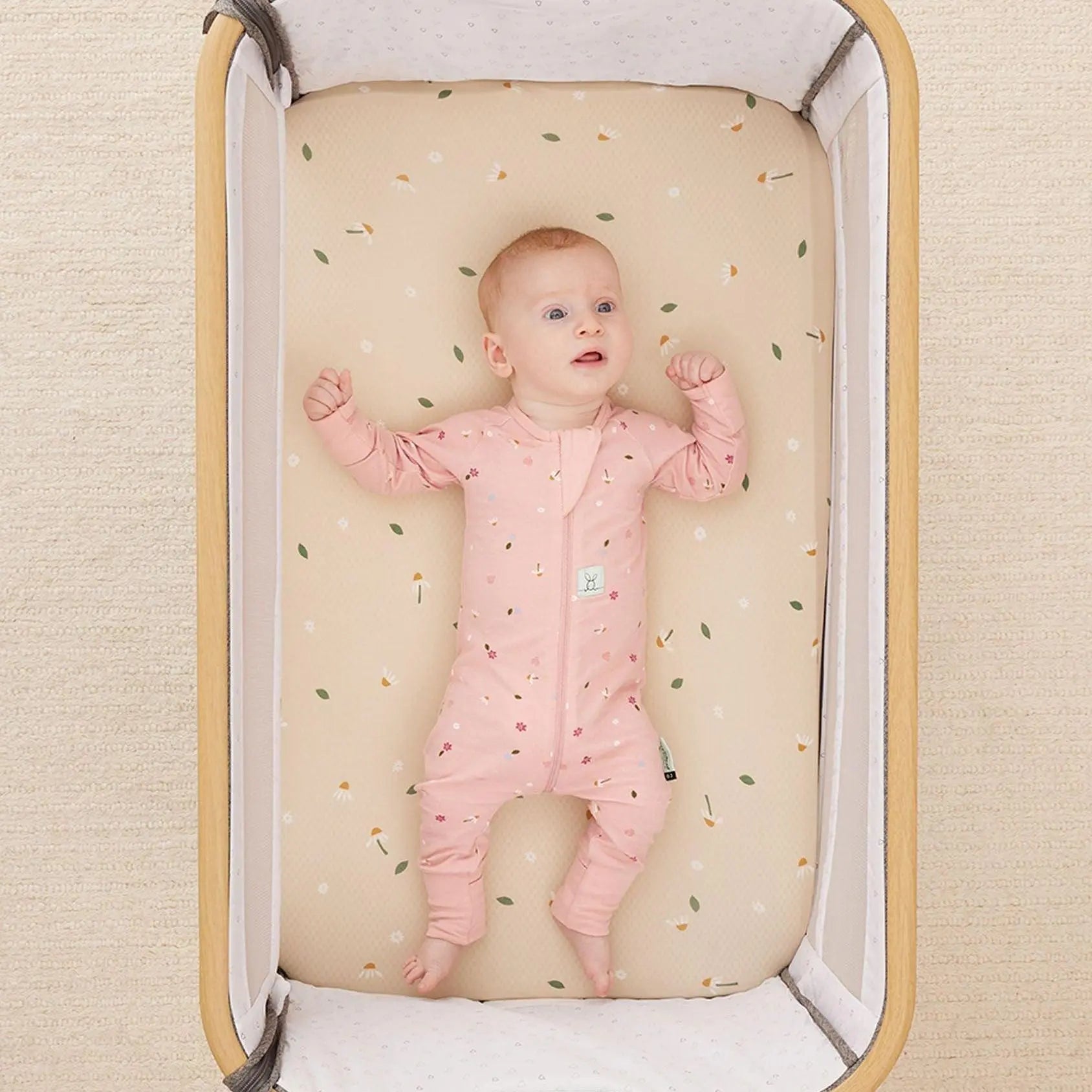 ergoPouch 2-in-1 Waterproof Fitted Sheet - Daisy Sprinkle