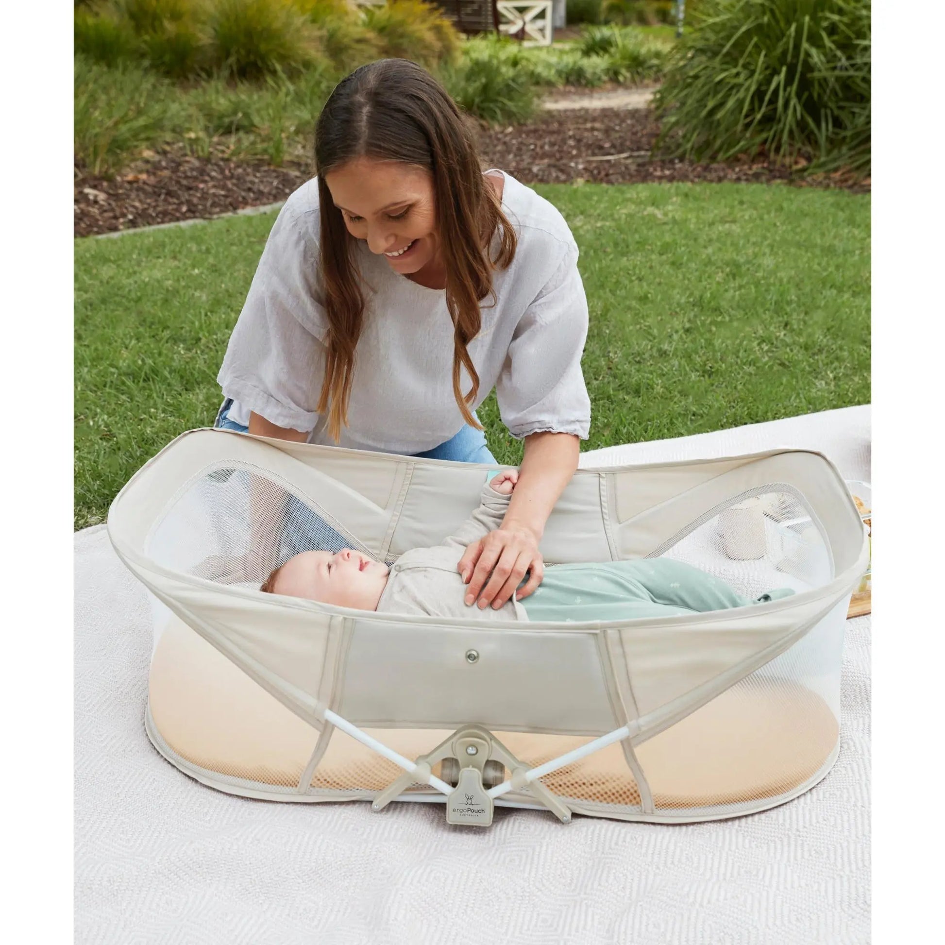 Easy Sleep Portable Bassinet Ecru