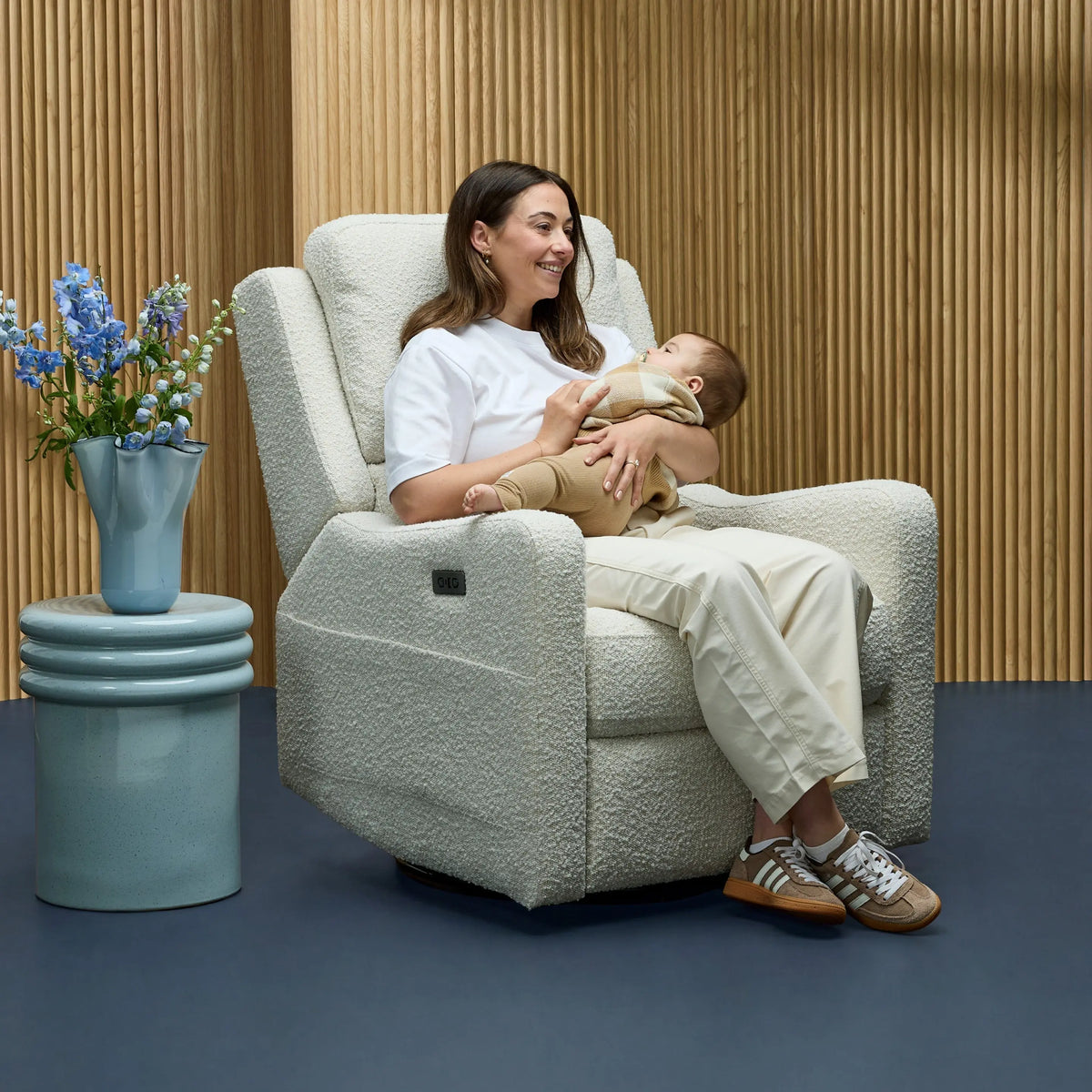 Henry Plus nursing chair adjustable air lumbar support