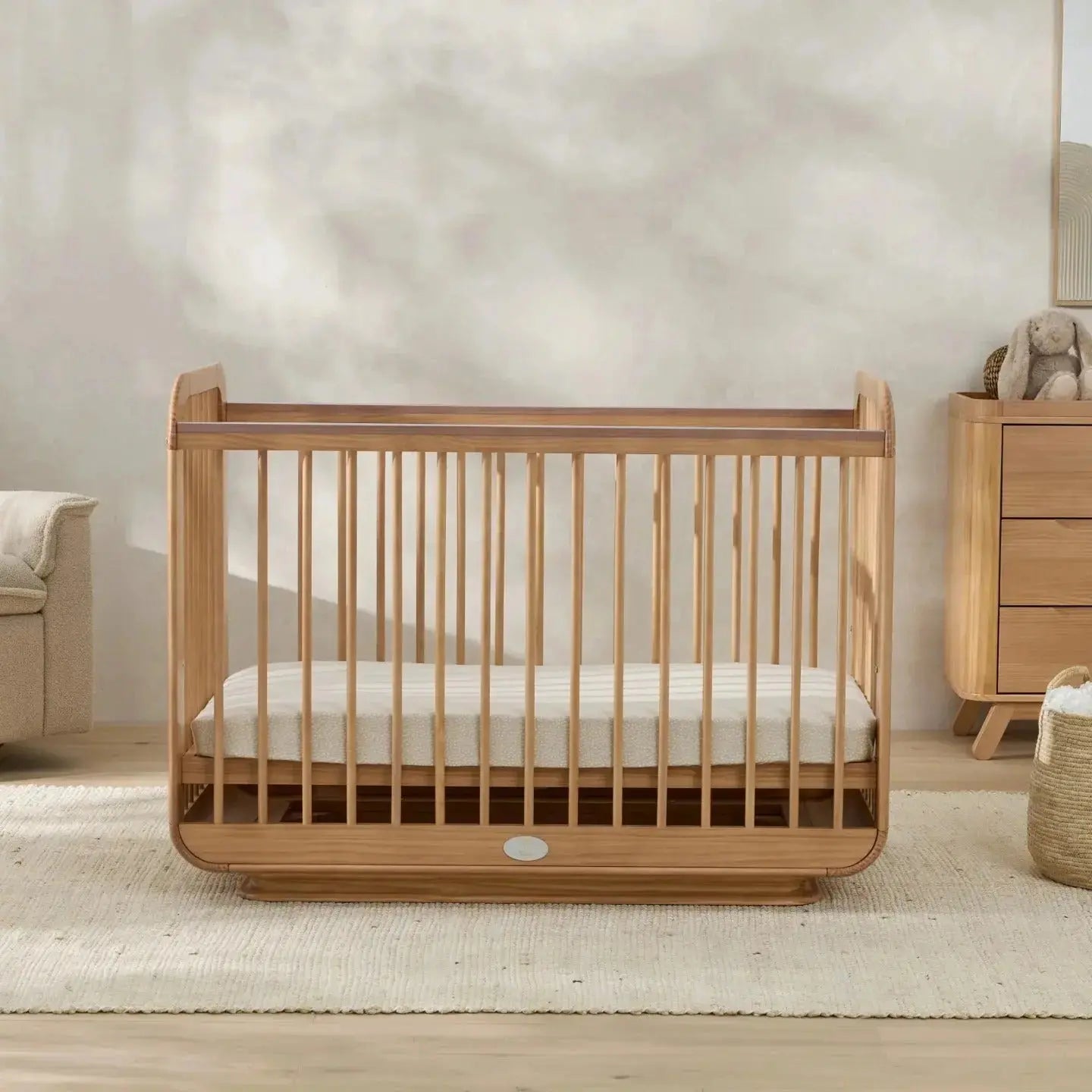 Il Tutto Ollie Cot with Theo Chest & Luxury Cot Mattress  