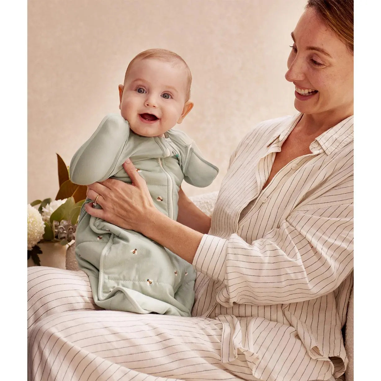 Swaddle Up™ Early Roller Transition Bag 2.5 TOG Cotton Olive Bees