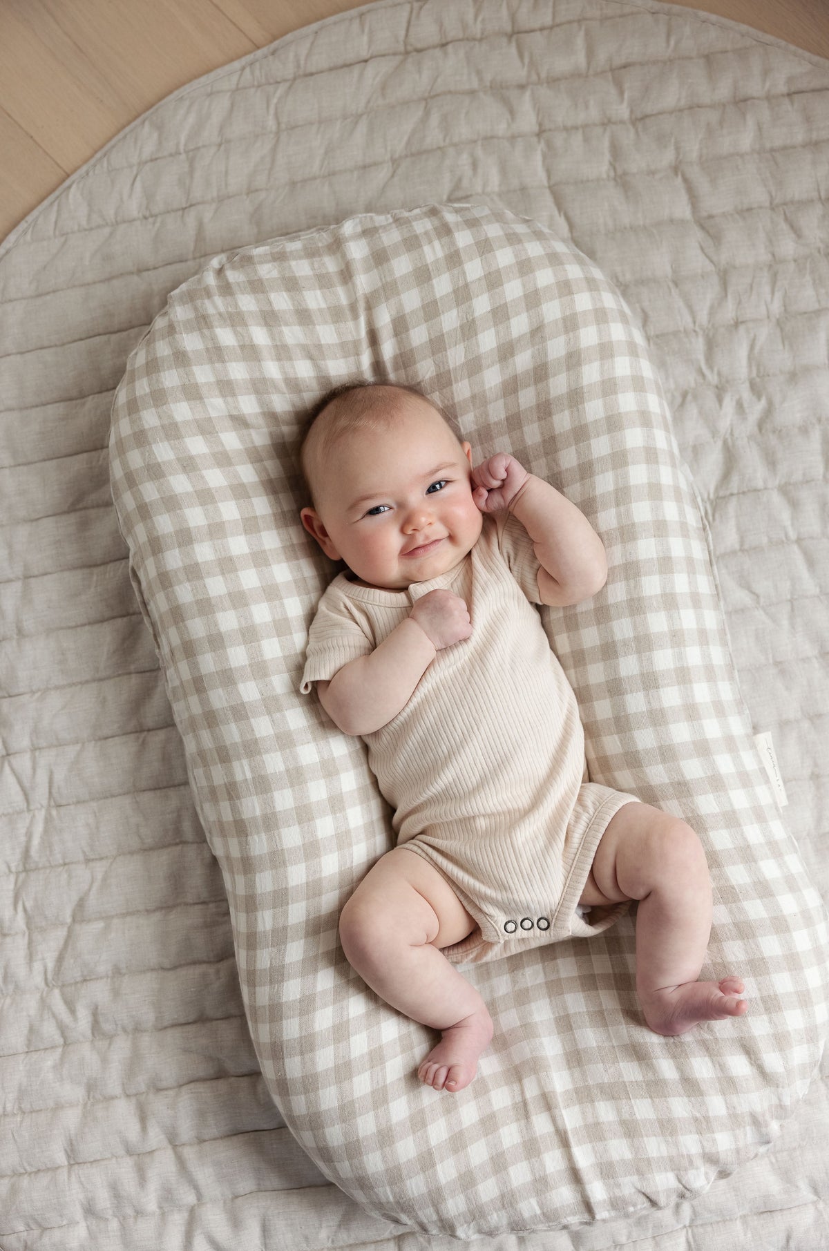 Linen Label baby lounger nest with Gingham pure linen cover