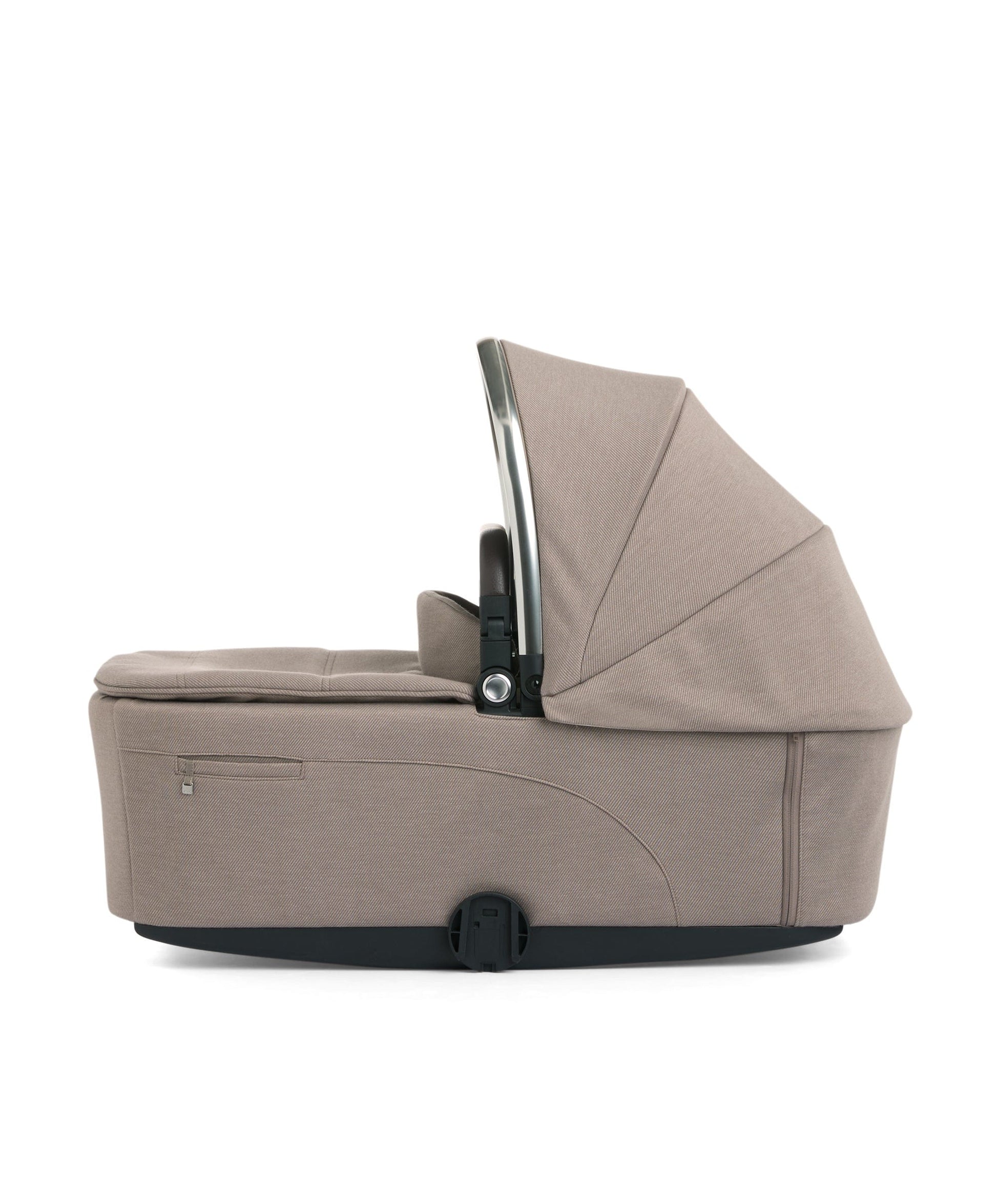 Vardo Carrycot Heritage – large hood with fold-back mesh ventilation and silent magnets