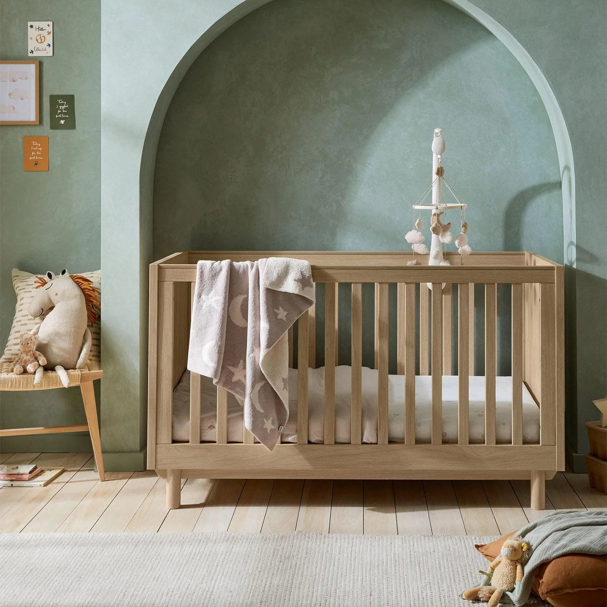 Mamas & Papas Oska 5 Piece Set with Cotbed, Dresser Changer, Mattress, Fitted Sheets & Mattress Protector