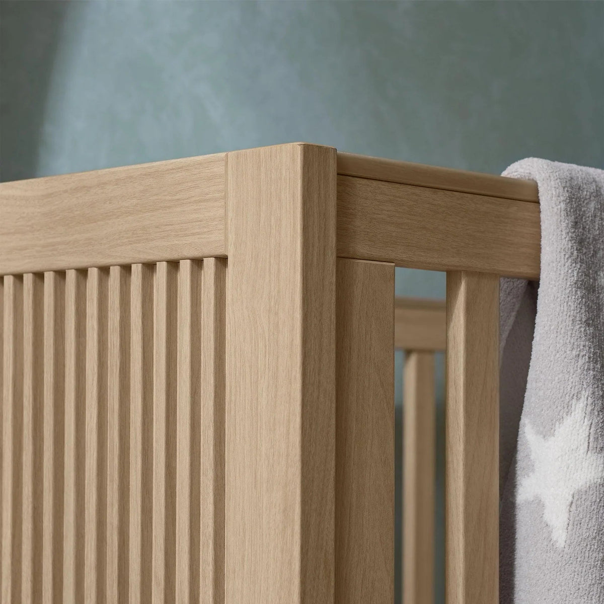 Mamas & Papas Oska 5 Piece Set with Cotbed, Dresser Changer, Mattress, Fitted Sheets & Mattress Protector