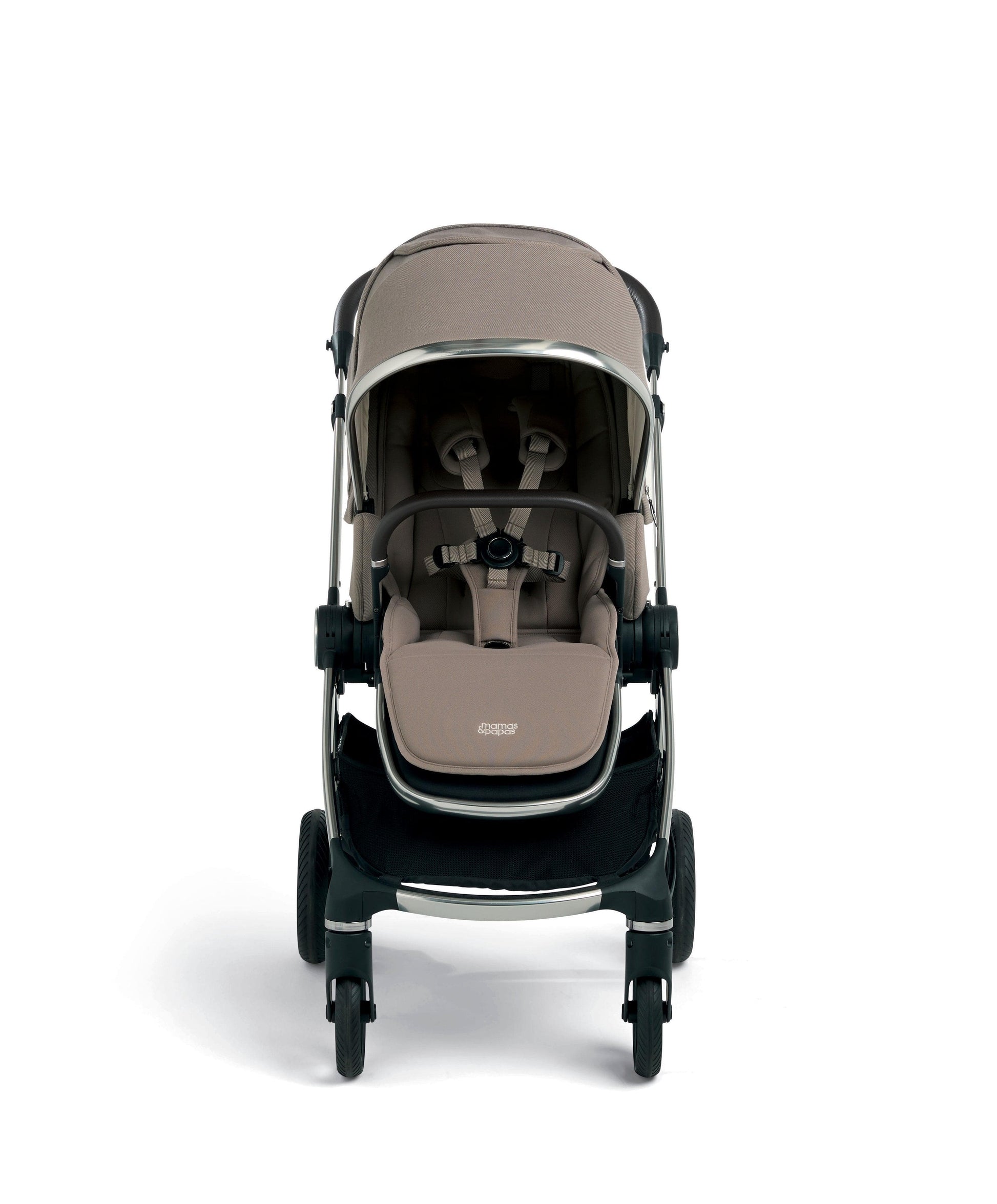 Vardo Heritage Pram – extendable hood with peekaboo window and mesh ventilation