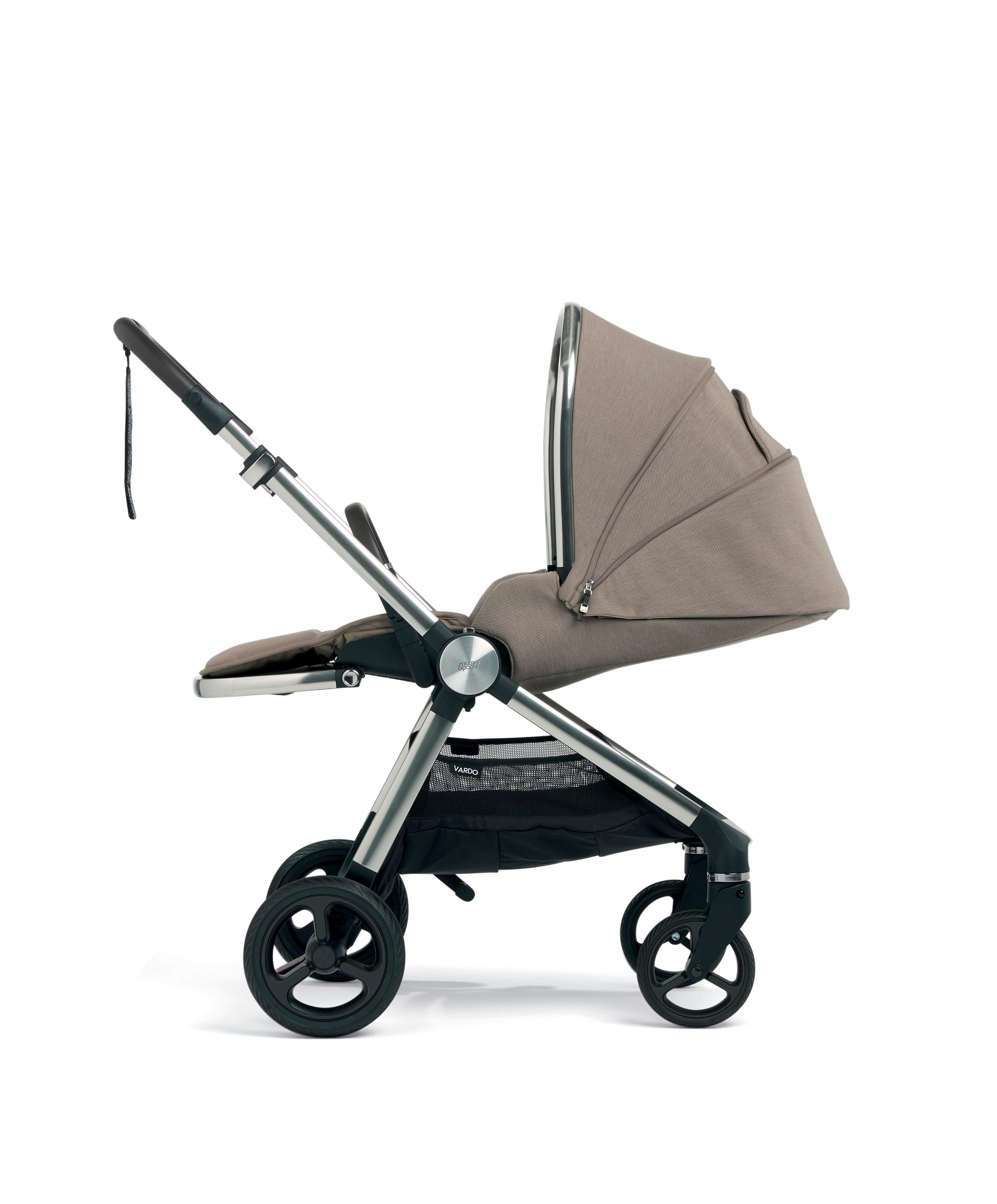 Vardo Heritage Pram – lay-flat seat mode suitable from birth to 22 kg