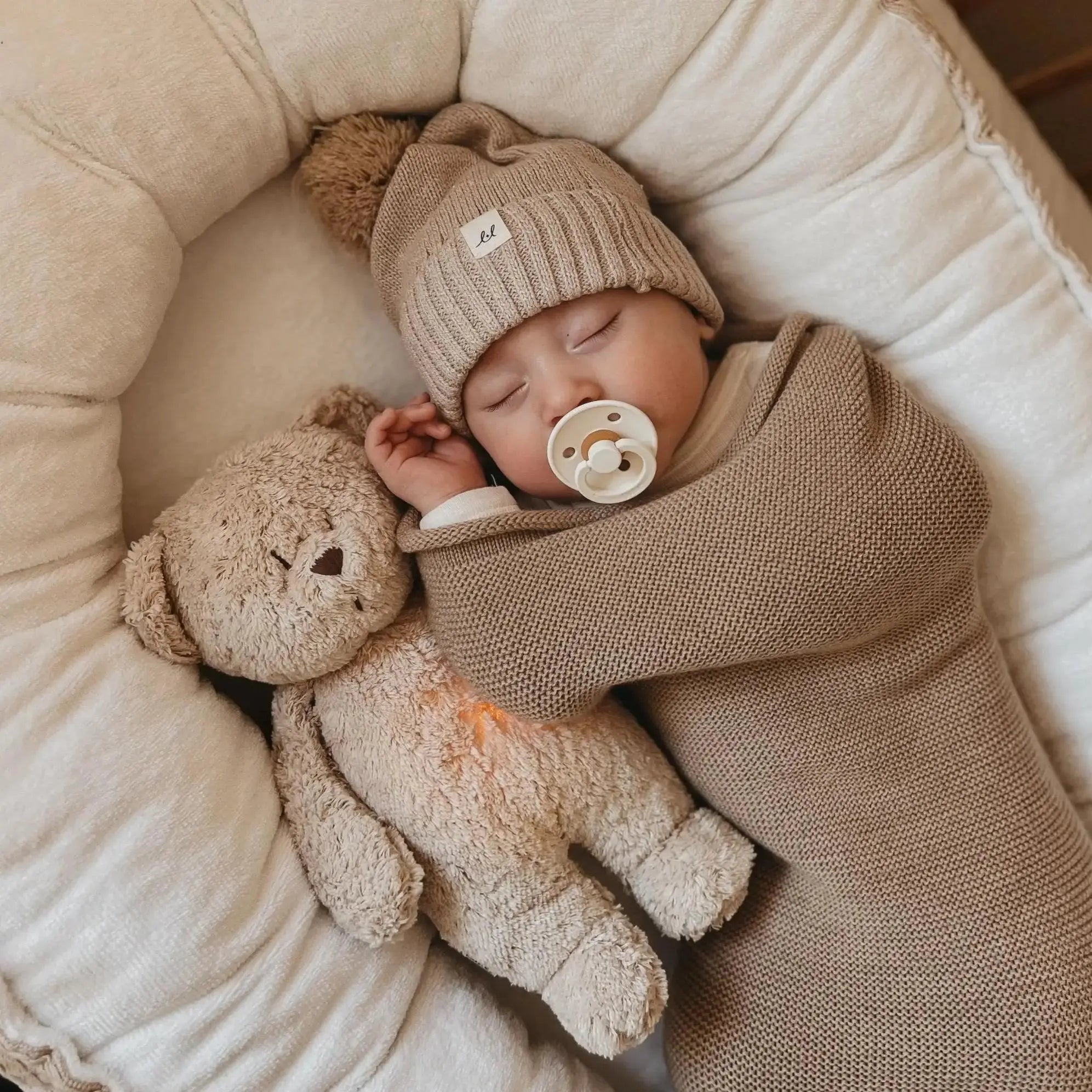 Moonie, Organic Humming Bear - Cappuccino