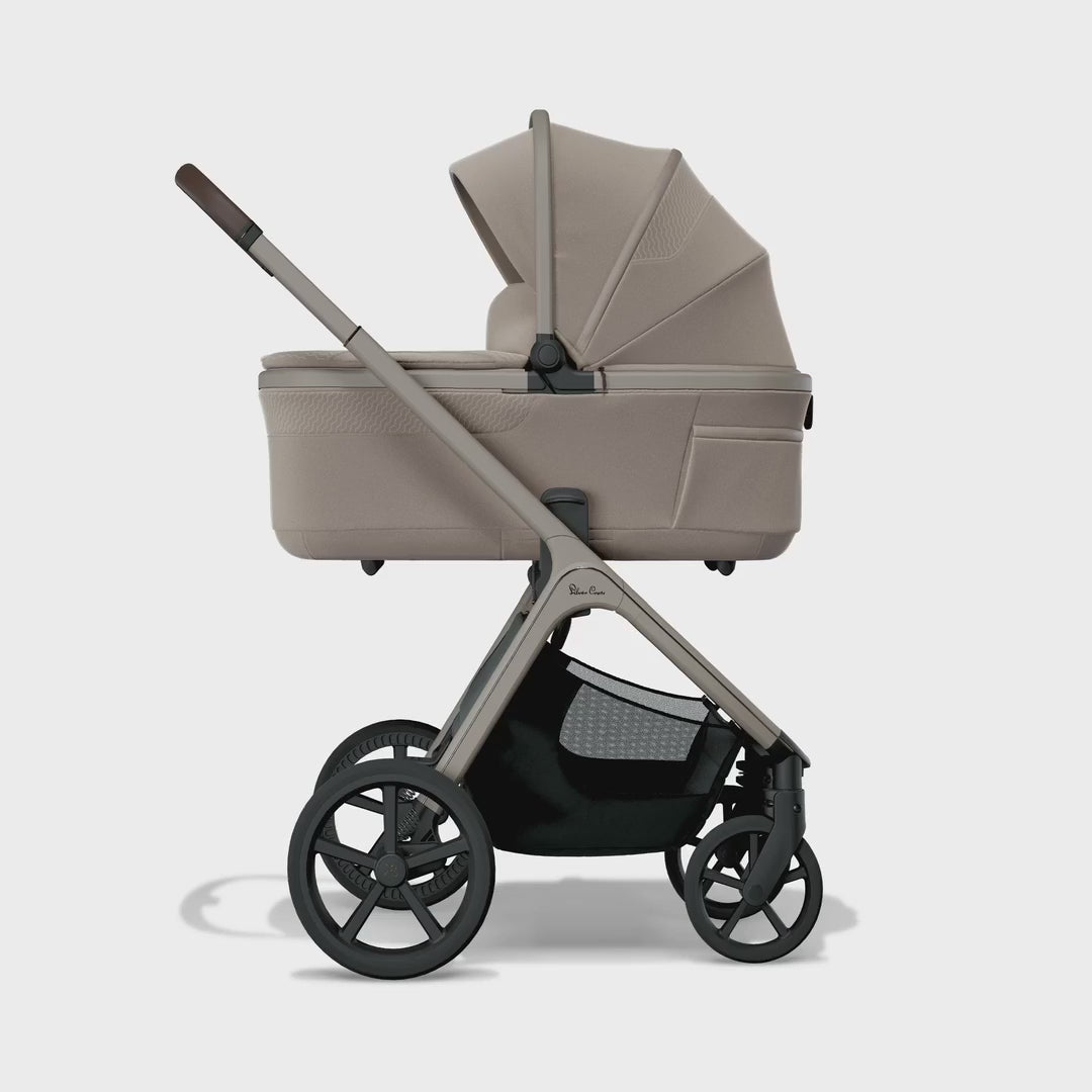 Load video: Silver Cross Cove 2 with Carrycot (6 piece)