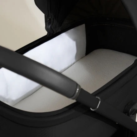 Silver Cross Cove with Carrycot (6 Piece)