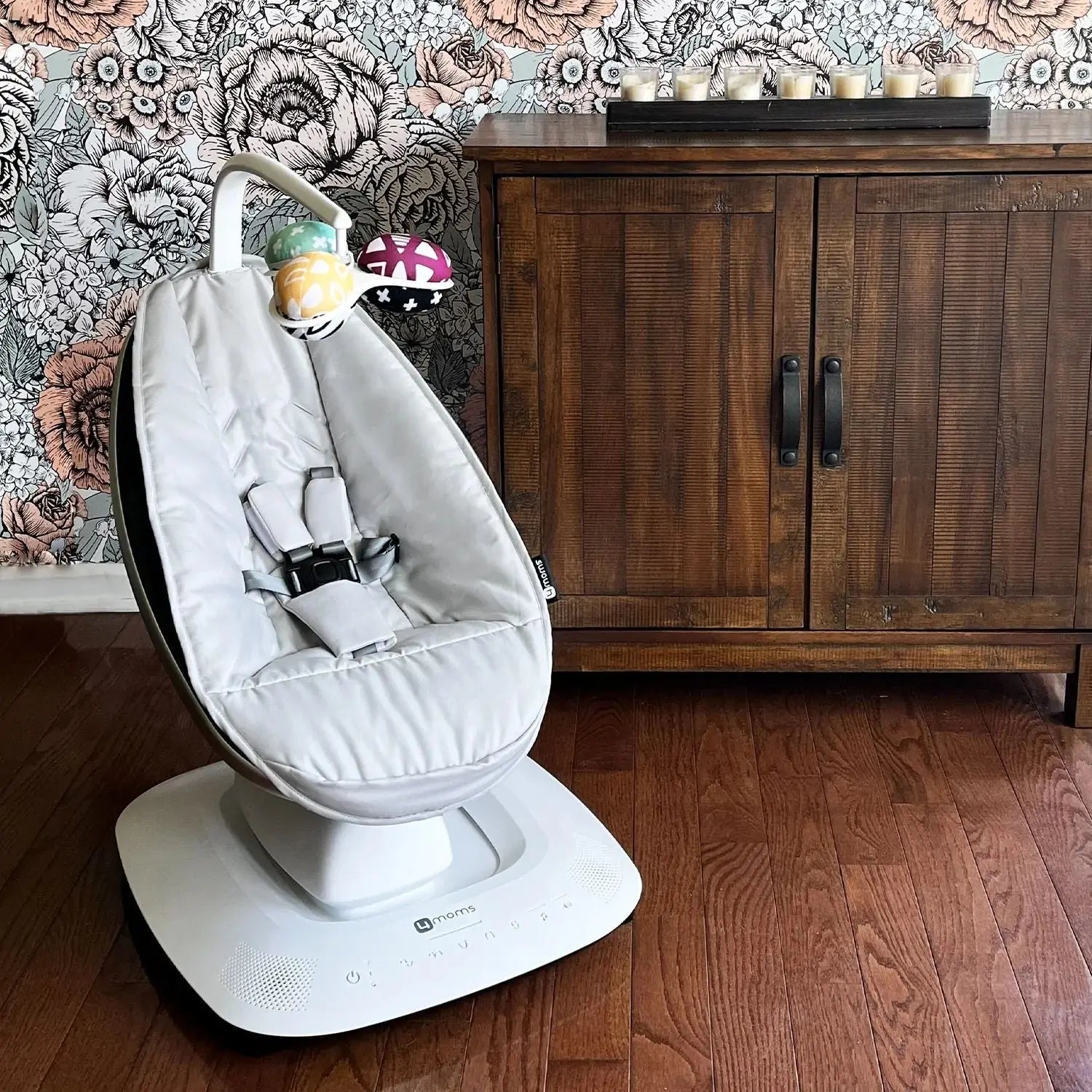 4moms mamaRoo 5.0 Multi Motion Baby Swing