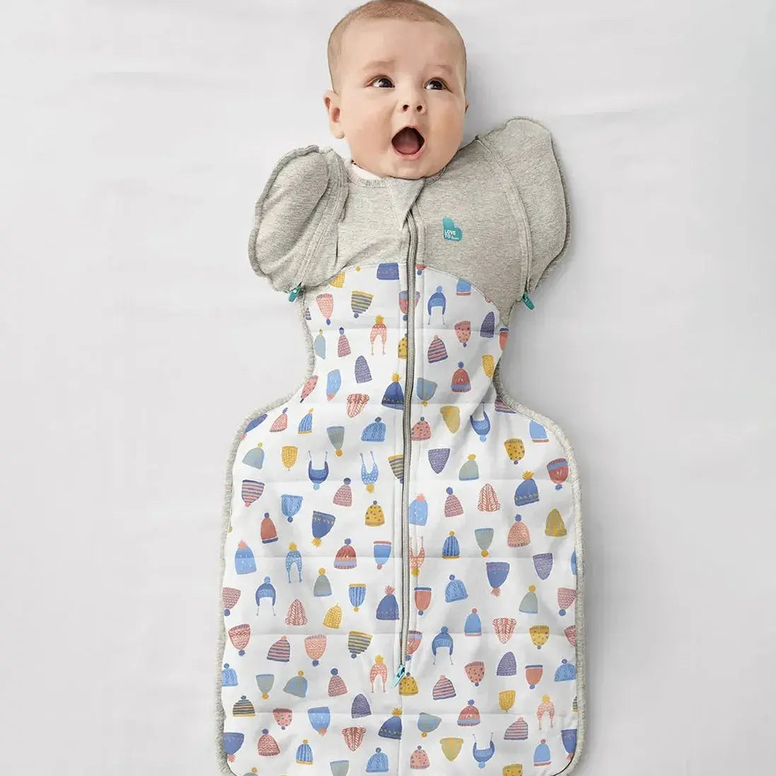 Love to Dream Swaddle Up Transition Bag Warm 2.5 Tog Happy Hats Print White - Designer Collection  